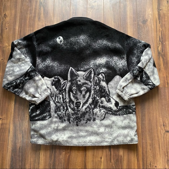 Wolf AOP Fleece - Picture 4 of 4